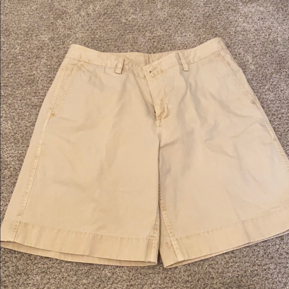 Vineyard Vines khaki Island shorts